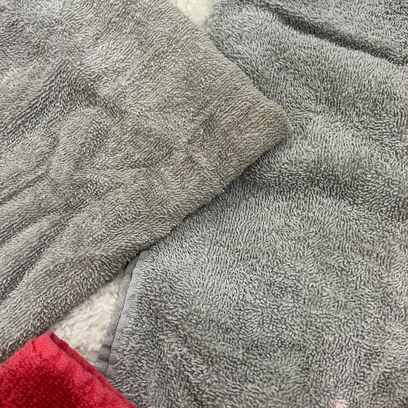 Bundle of towels and washcloths - Picture 5 of 5